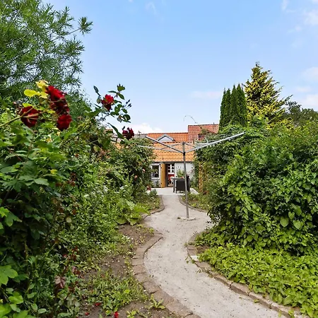 Casa de Férias 1 Bedroom Lovely In Assens