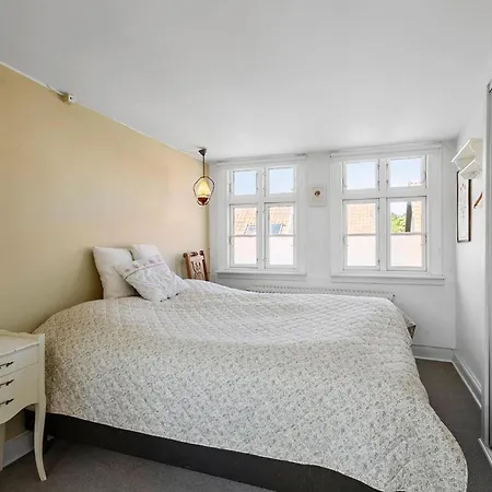 1 Bedroom Lovely In